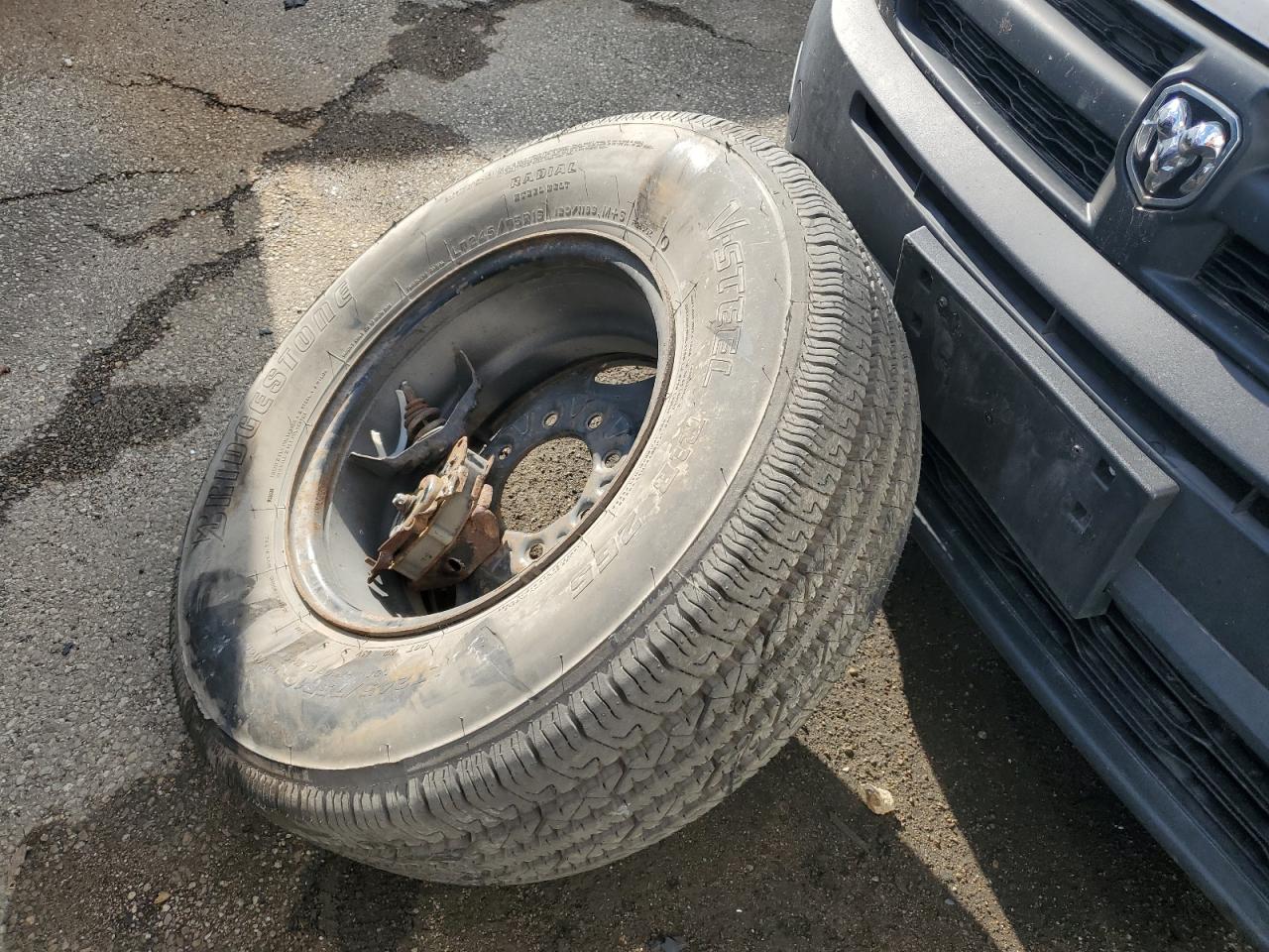 2017 Chevrolet Express VIN 1GCWGAFF4H1153932 Copart auction photo, rear end / side damage thumbnail 13