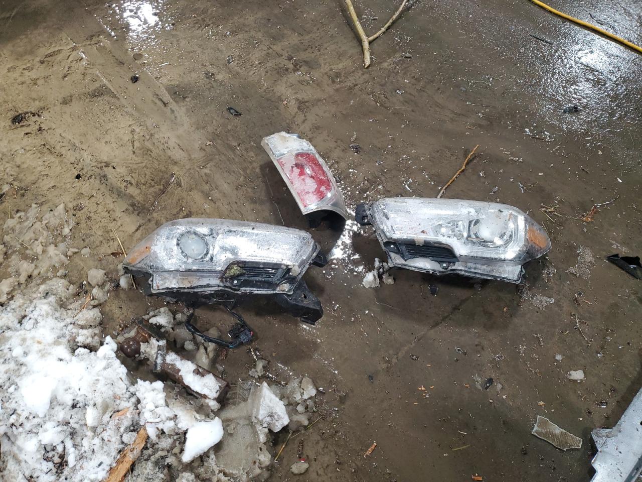 2020 Toyota Tacoma VIN 5TFCZ5AN9LX225877 Copart auction photo, front end / rear end damage thumbnail 12