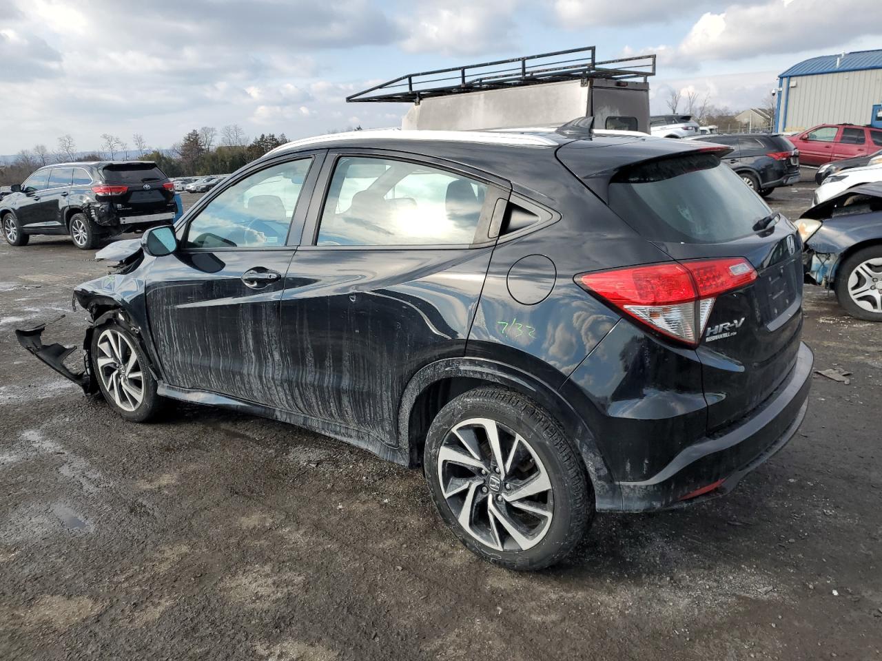 2019 Honda HR-V VIN 3CZRU6H13KG723247 Copart auction photo, front end damage thumbnail 2