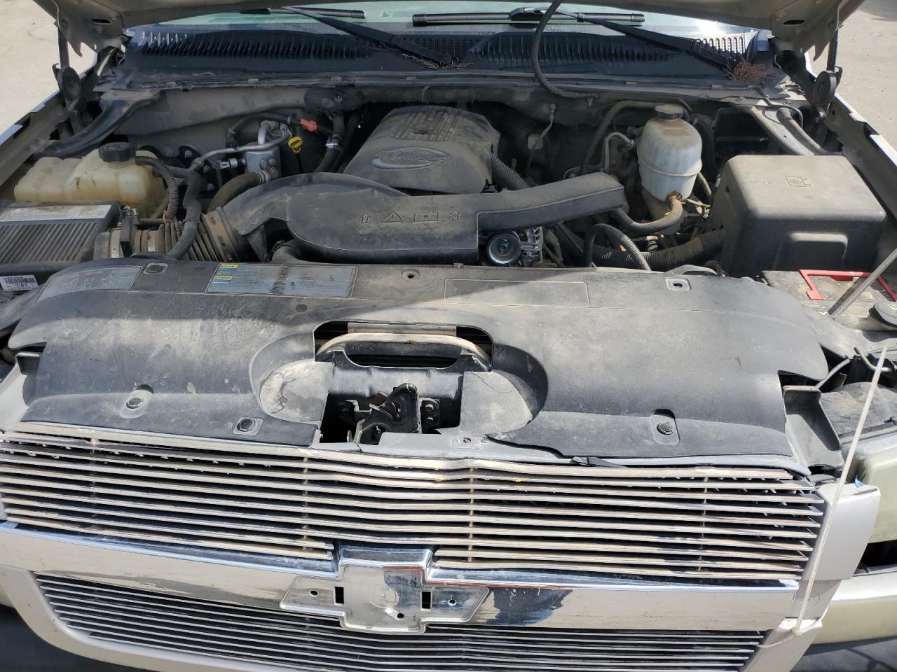 2005 Chevrolet Avalanche VIN 3GNEC12Z95G289047 Copart auction photo, front end / minor dent/scratches damage thumbnail 11