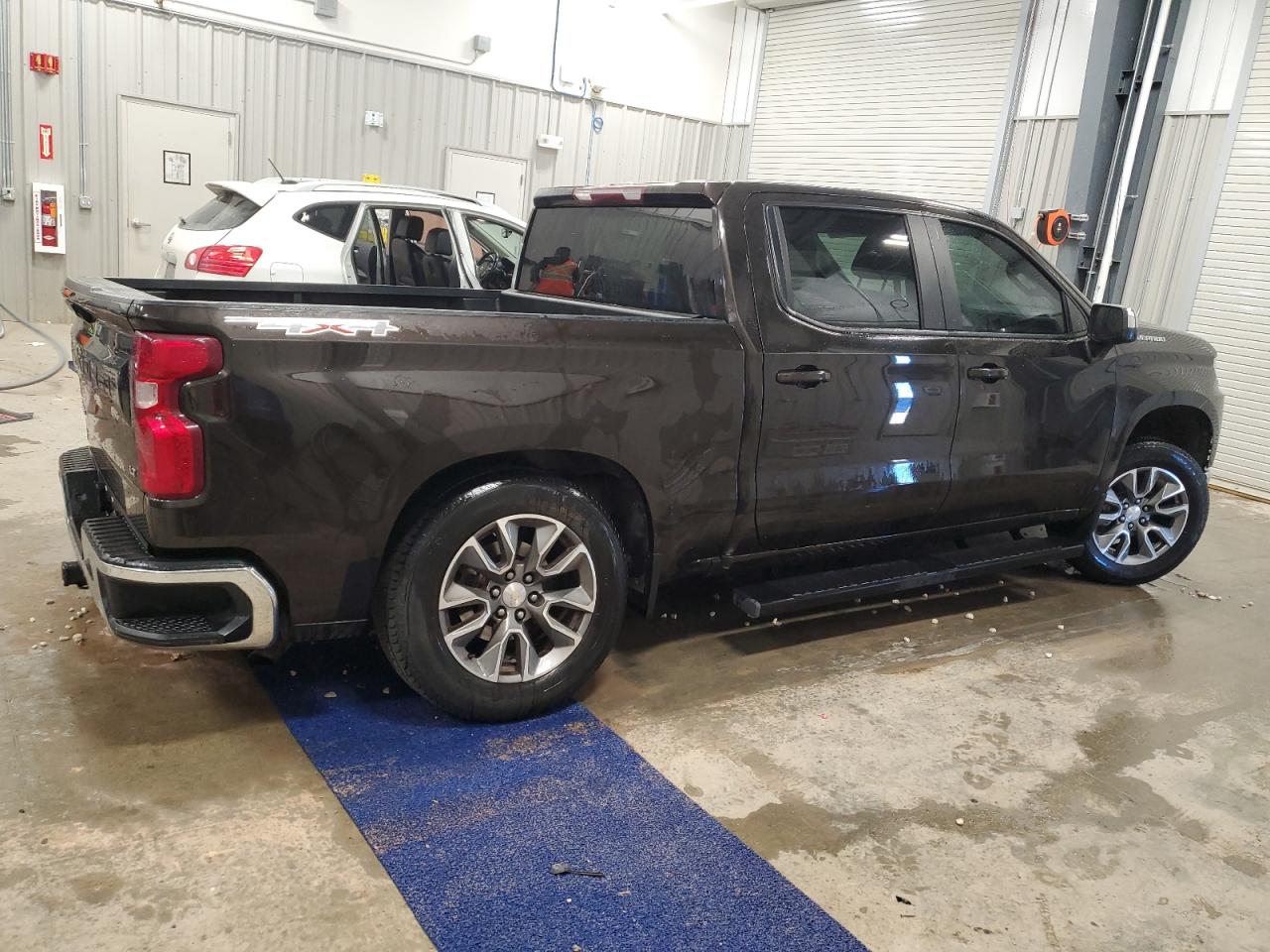 2020 Chevrolet Silverado VIN 1GCUYDED9LZ143252 Copart auction photo, side damage thumbnail 3