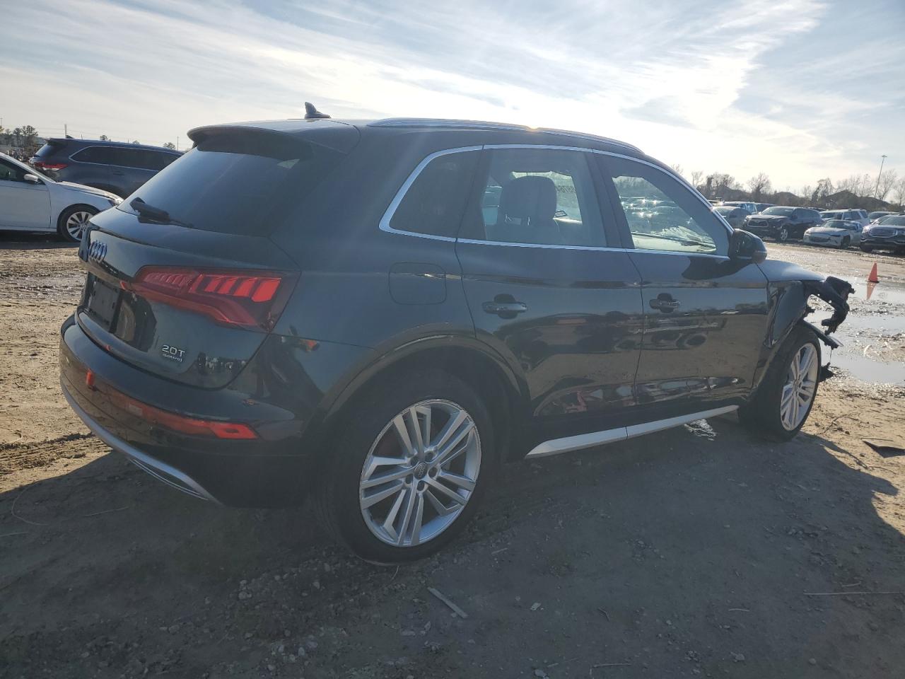 2018 Audi Q5 VIN WA1BNAFY1J2211401 Copart auction photo, front end / minor dent/scratches damage thumbnail 3