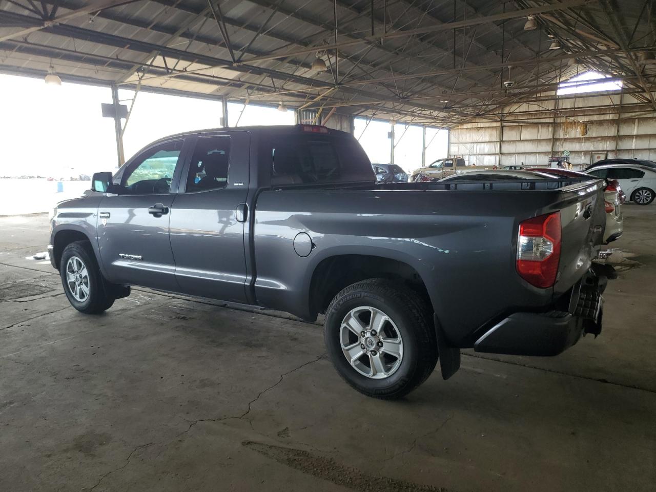 2018 Toyota Tundra VIN 5TFRY5F15JX235273 Copart auction photo, rear end / minor dent/scratches damage thumbnail 2