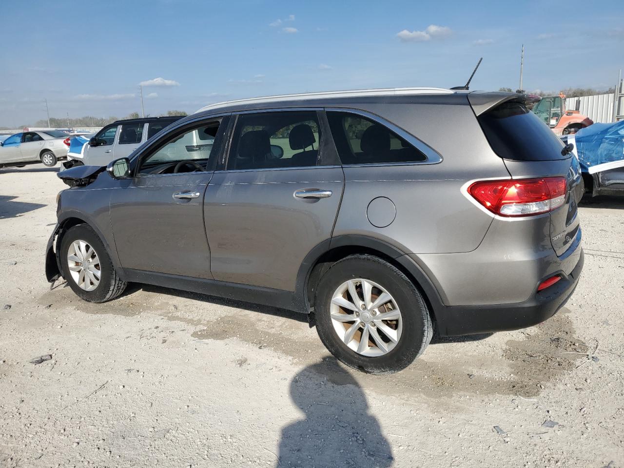 2017 KIA Sorento VIN 5XYPG4A32HG285526 Copart auction photo, front end damage thumbnail 2