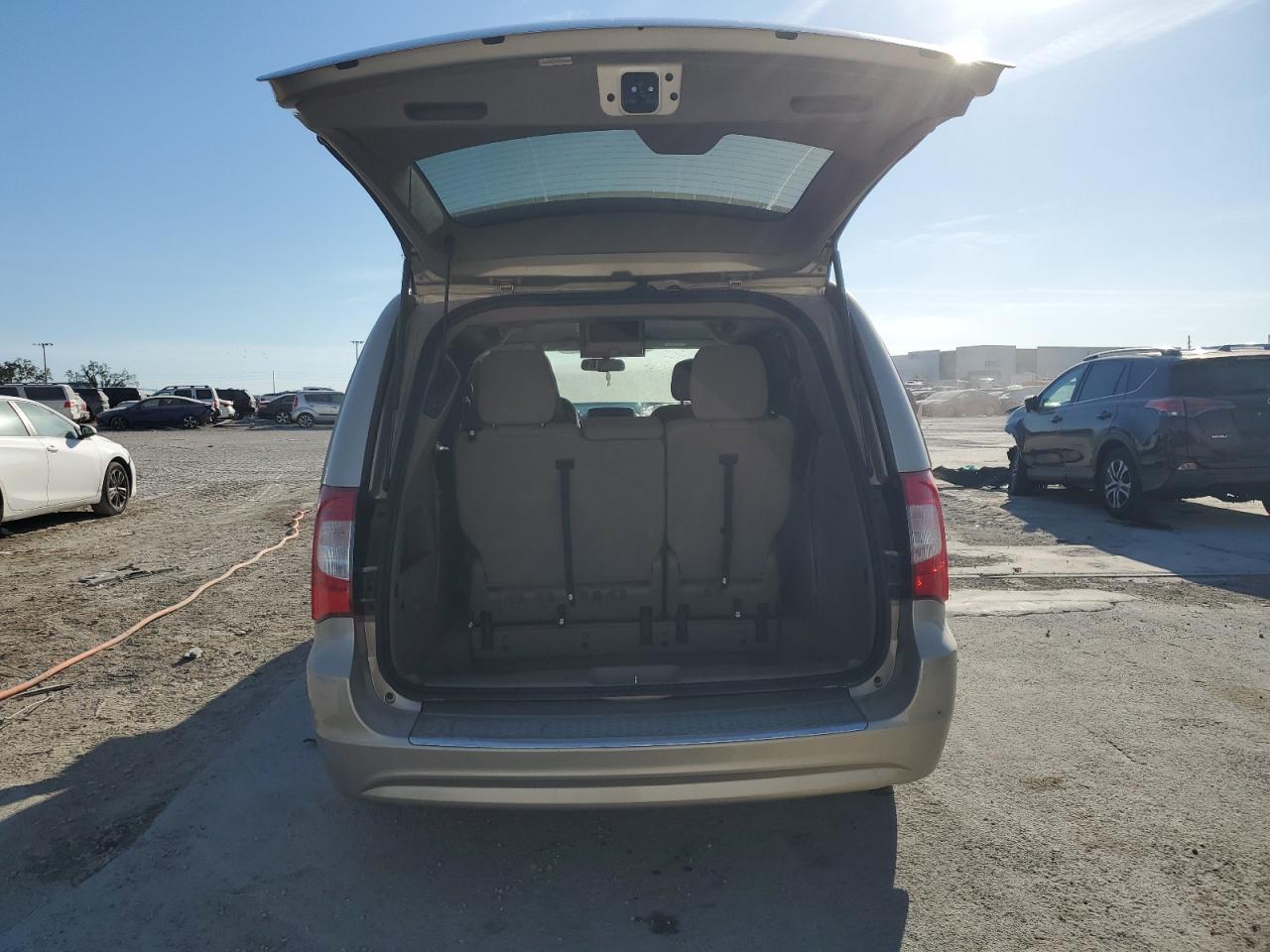2016 Chrysler Town & Country VIN 2C4RC1BG0GR177369 Copart auction photo, front end damage thumbnail 6