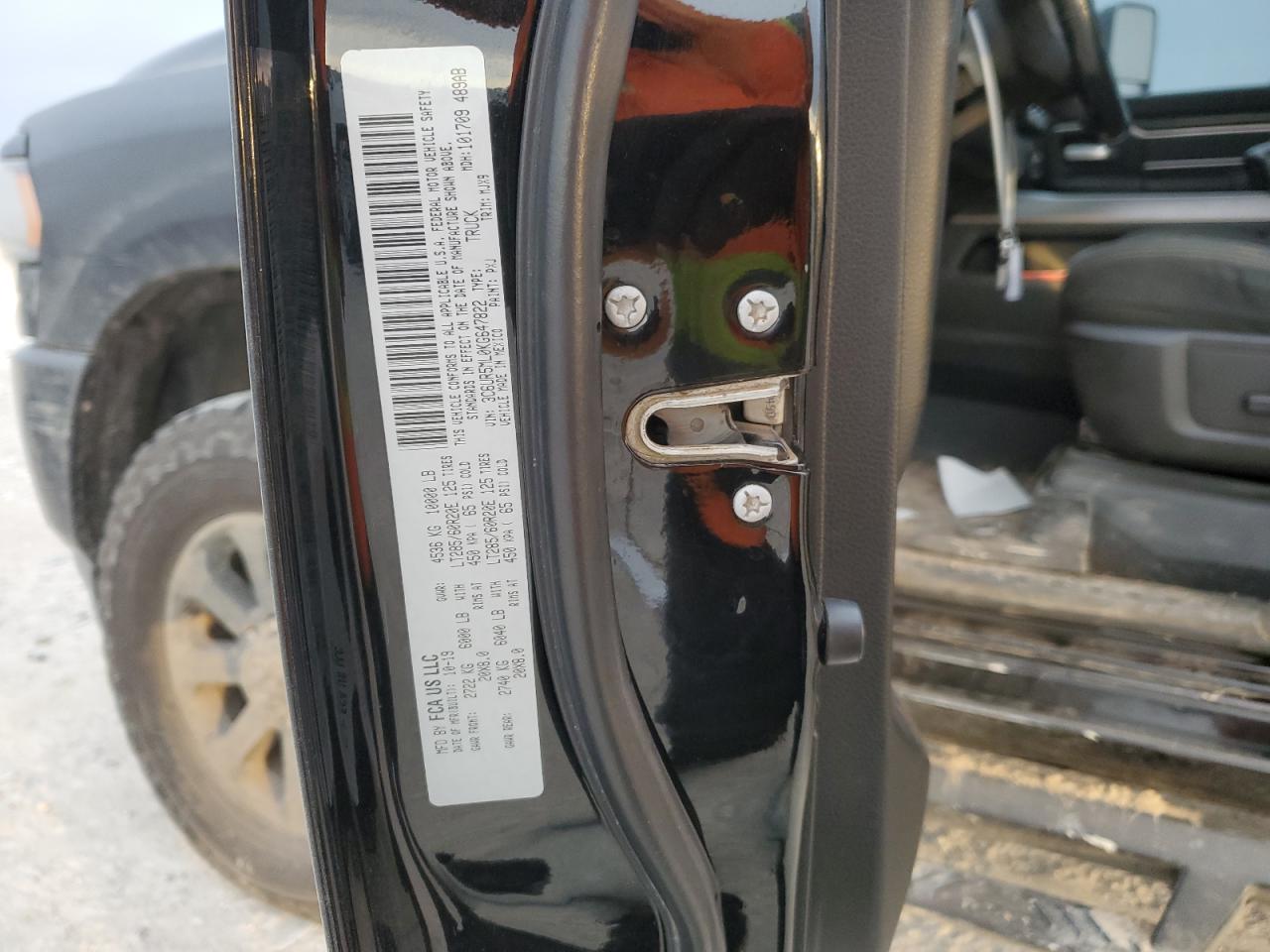 2019 RAM 2500 VIN 3C6UR5ML0KG647822 Copart auction photo, side / rear end damage thumbnail 14