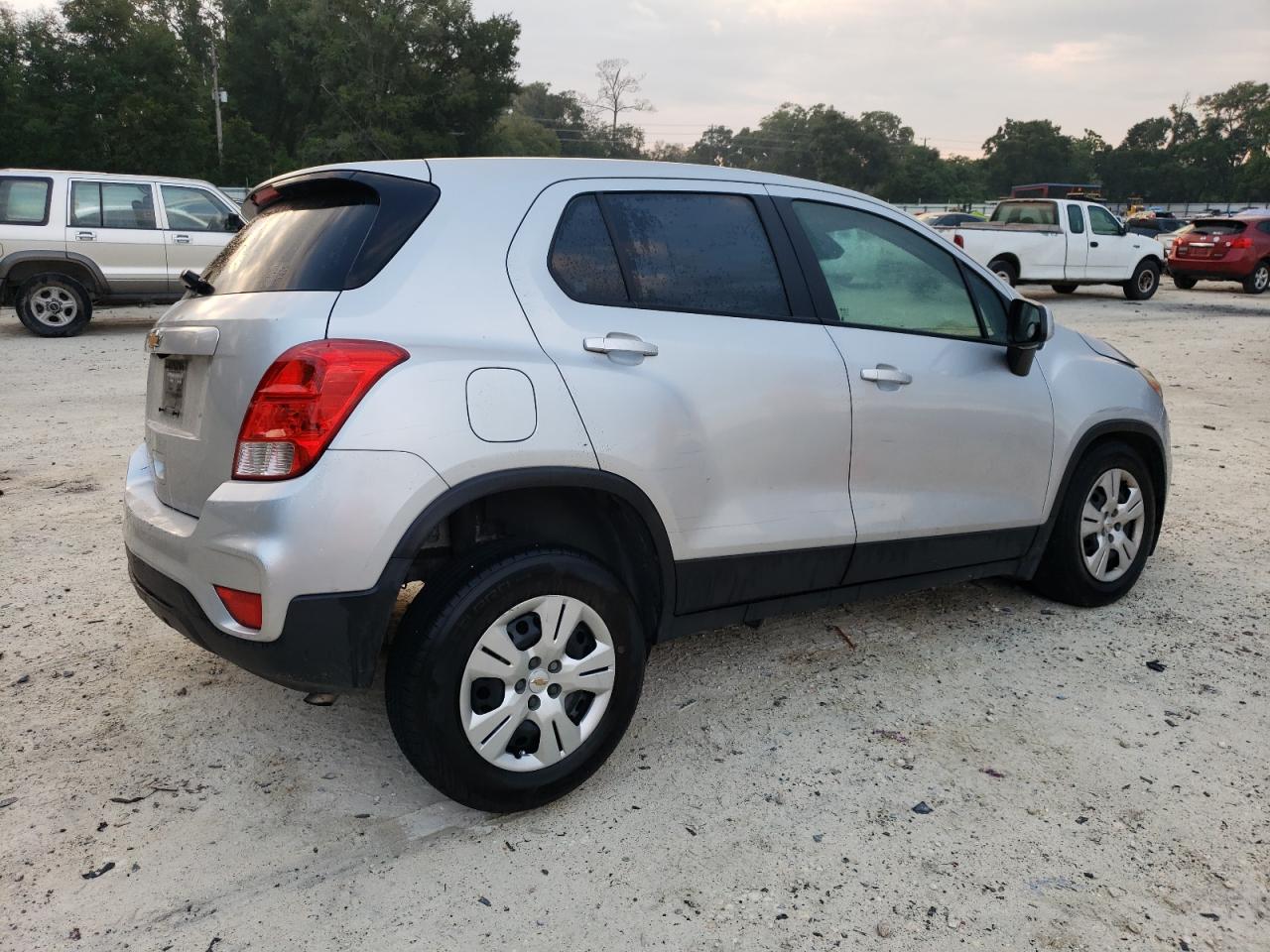 2017 Chevrolet Trax VIN KL7CJKSB4HB129442 Copart auction photo, front end / side damage thumbnail 3