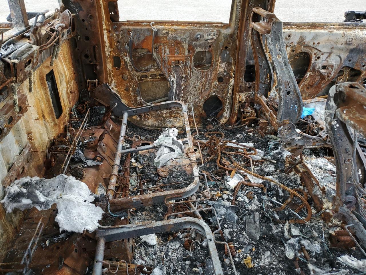 2023 Chevrolet Silverado VIN 1GC1YNEYXPF175095 Copart auction photo, burn damage thumbnail 10
