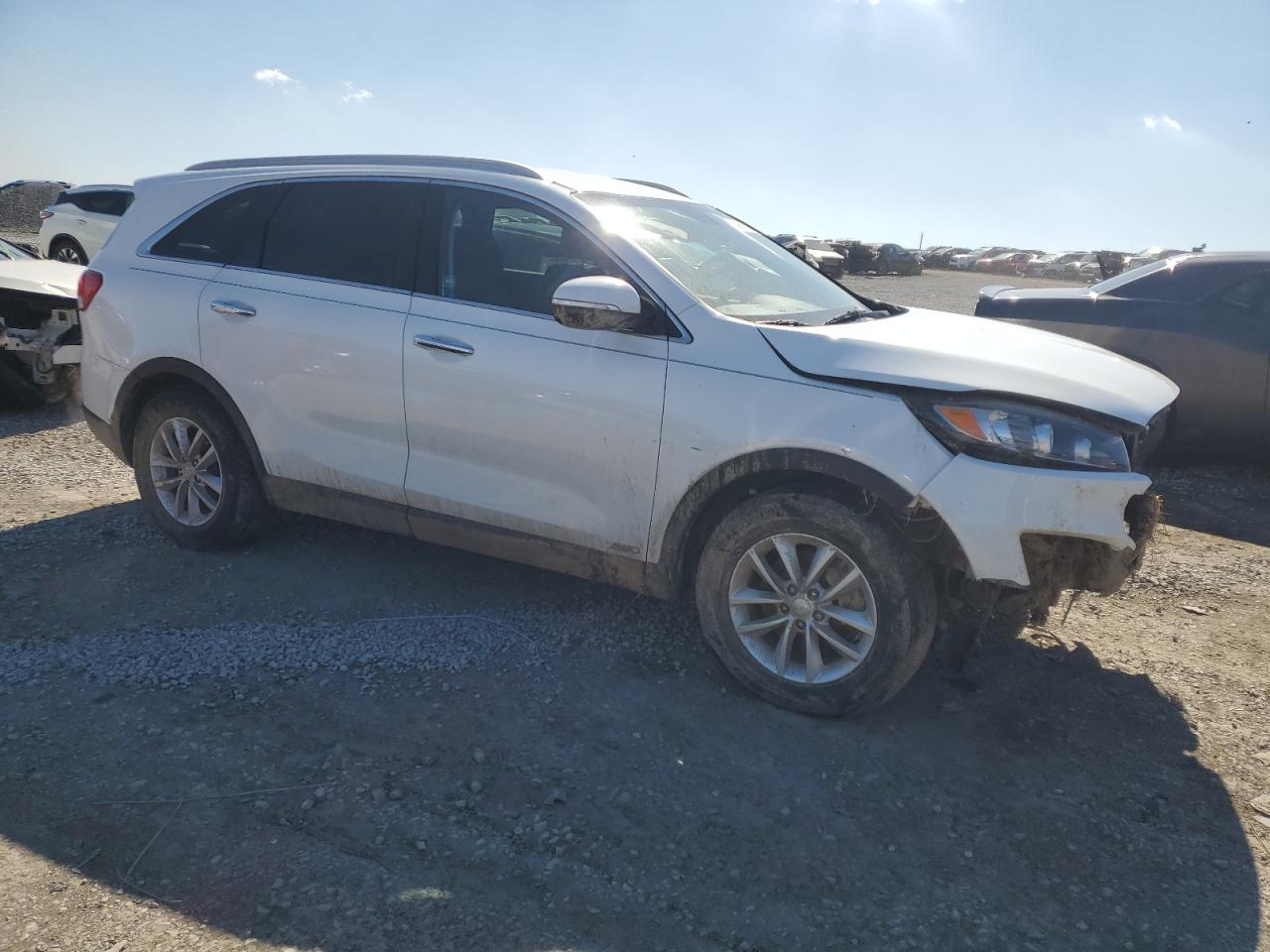 2017 KIA Sorento VIN 5XYPGDA39HG267301 Copart auction photo, front end damage thumbnail 4