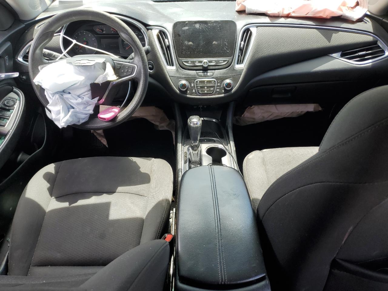 2020 Chevrolet Malibu VIN 1G1ZD5ST3LF025081 Copart auction photo, front end / side damage thumbnail 8