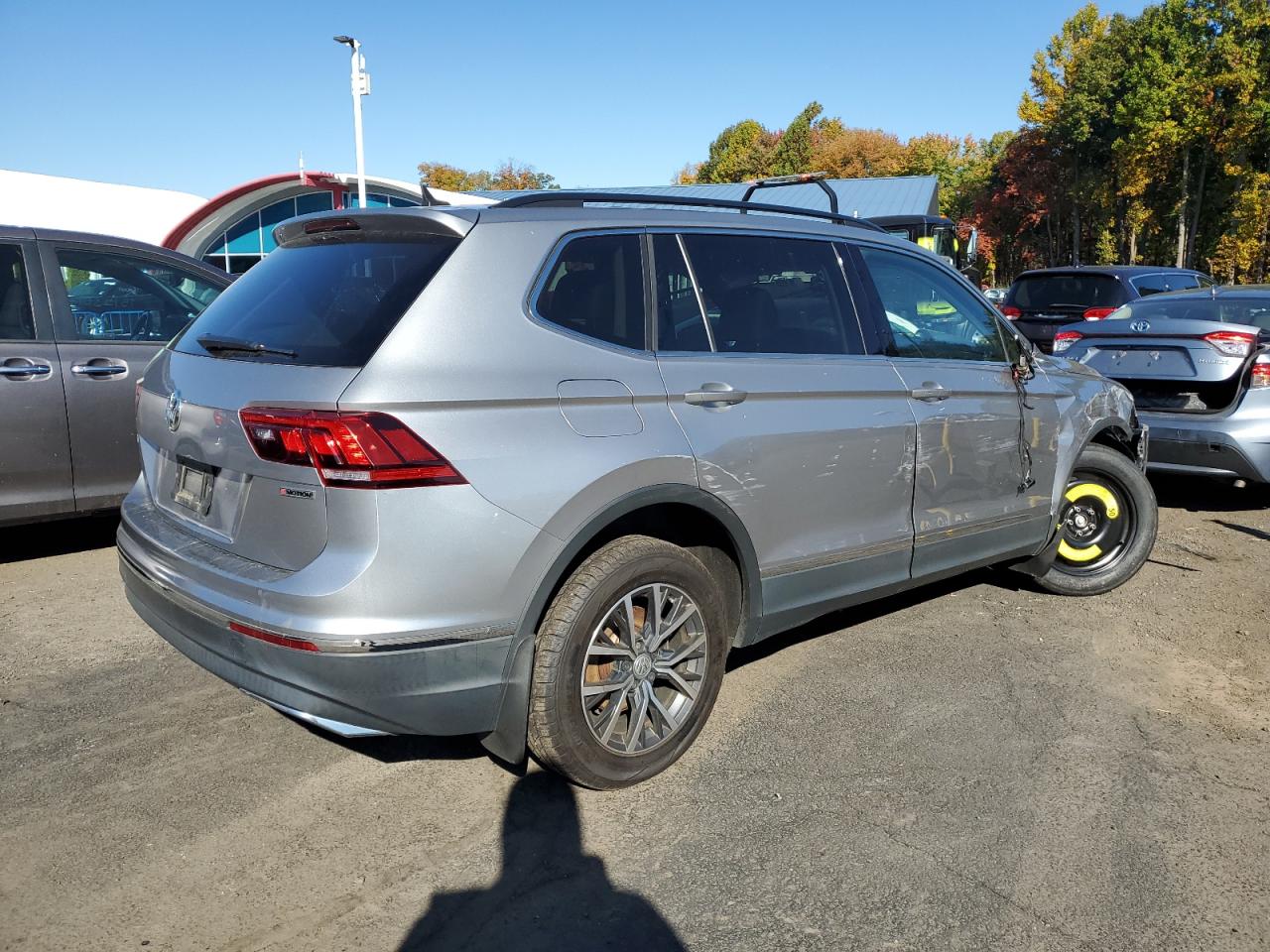 2020 Volkswagen Tiguan VIN 3VV2B7AX9LM035078 Copart auction photo, front end / side damage thumbnail 3