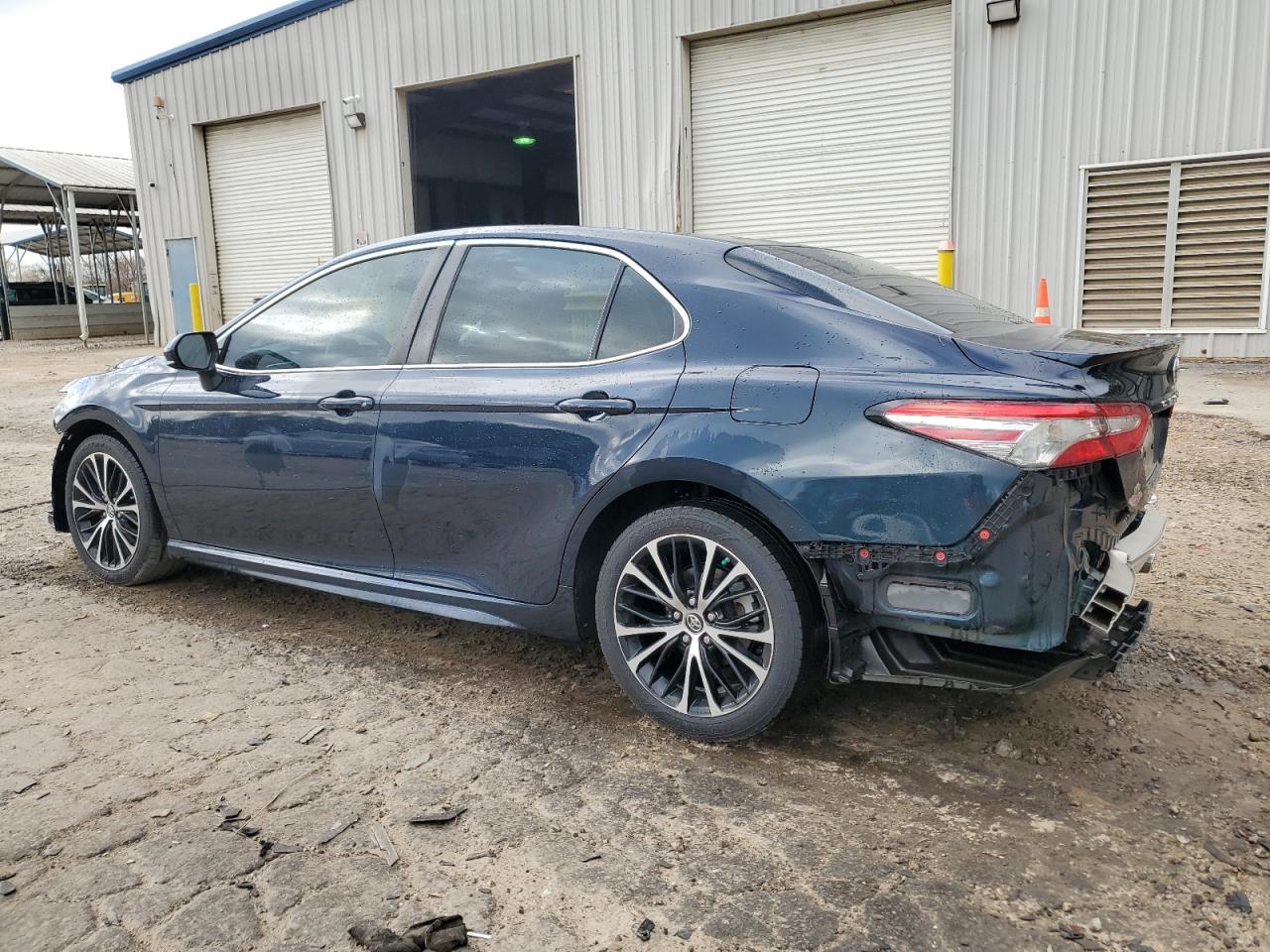 2018 Toyota Camry VIN 4T1B11HK6JU612954 Copart auction photo, front end / rear end damage thumbnail 2