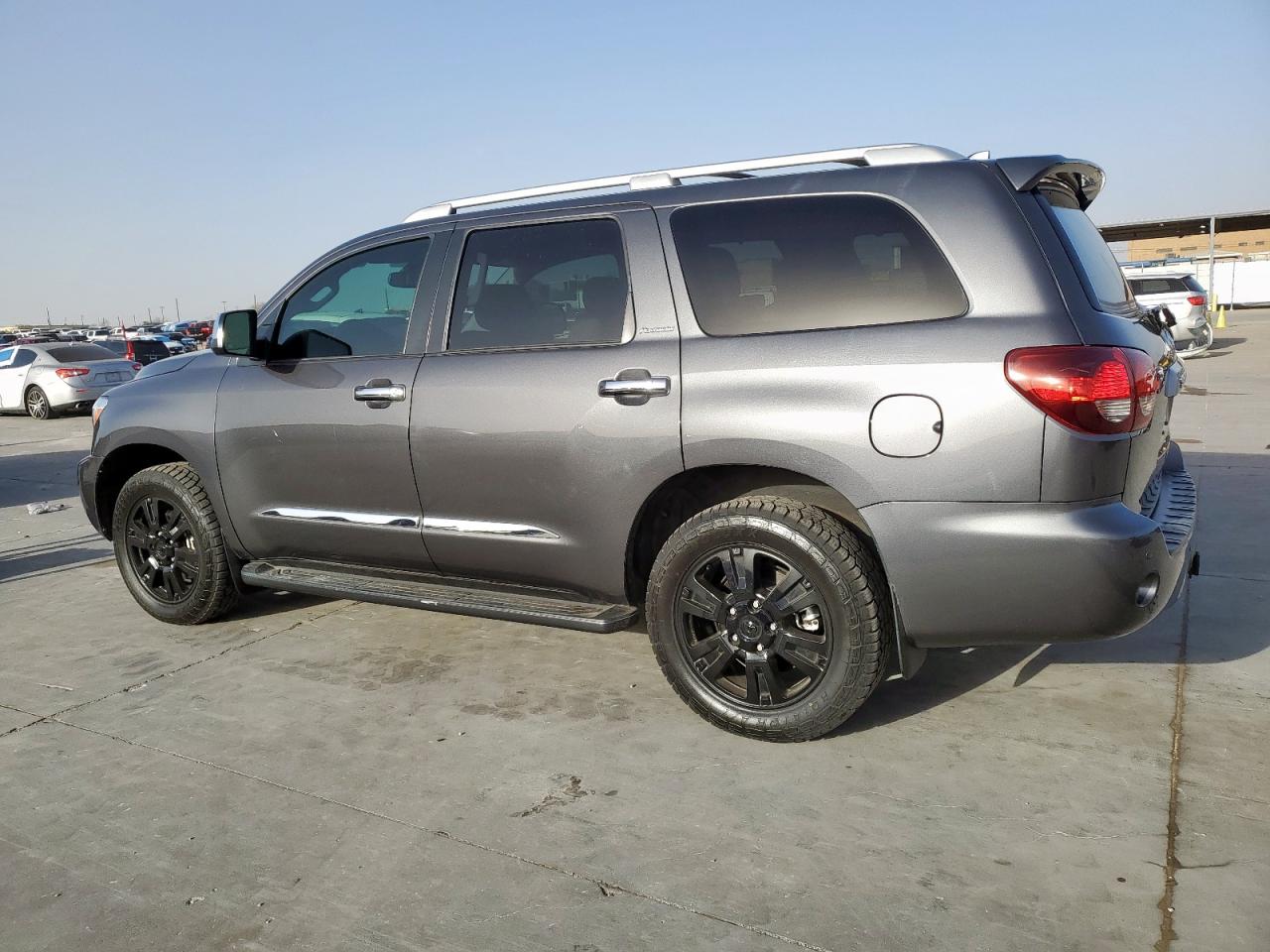 2021 Toyota Sequoia VIN 5TDGY5A19MS076167 Copart auction photo, normal wear damage thumbnail 2