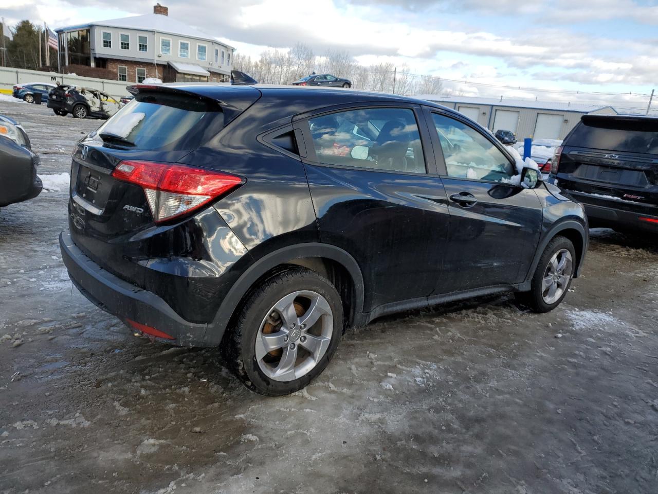 2021 Honda HR-V VIN 3CZRU6H39MM746683 Copart auction photo, front end damage thumbnail 3