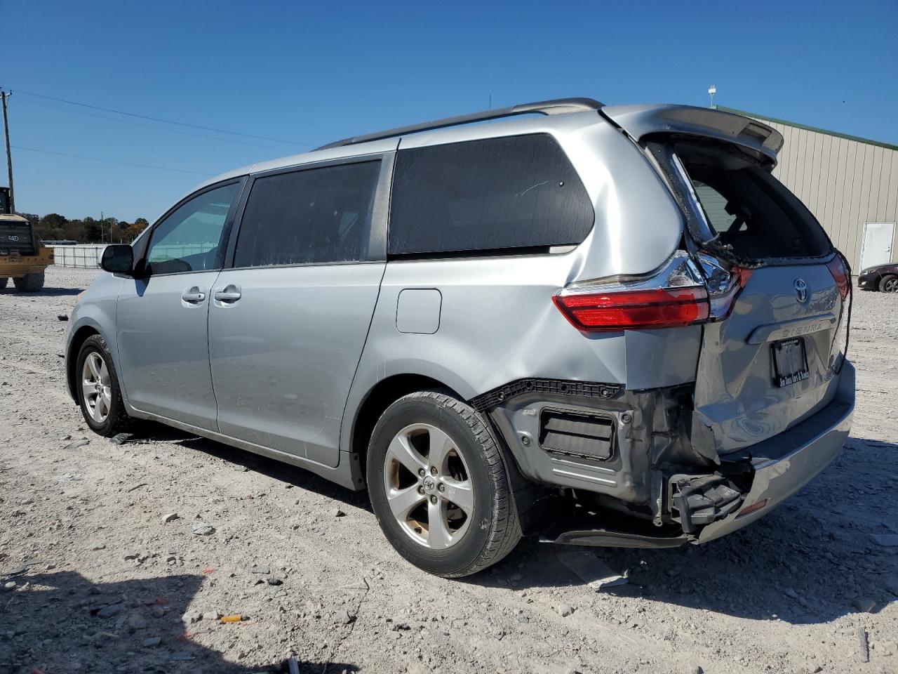 2015 Toyota Sienna VIN 5TDKK3DCXFS607893 Copart auction photo, rear end / minor dent/scratches damage thumbnail 2