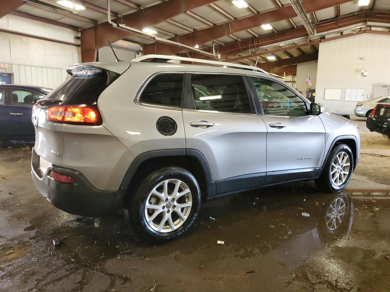 2015 Jeep Grand Cherokee VIN 1C4PJLCB1FW537024 Copart auction photo, side / front end damage thumbnail 3