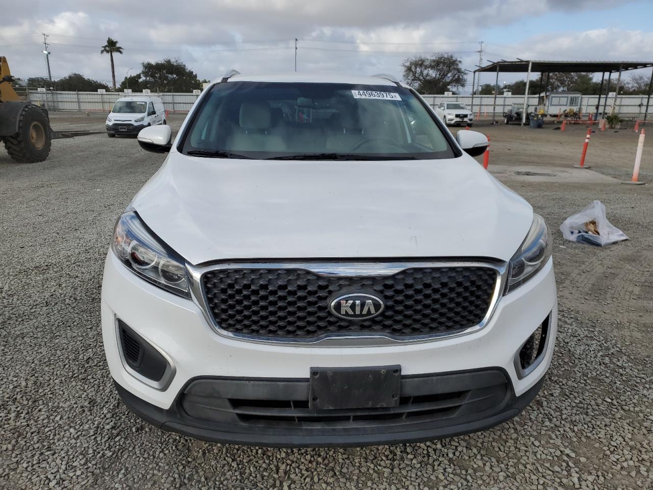 2017 KIA Sorento VIN 5XYPG4A32HG258567 Copart auction photo, all over damage thumbnail 5