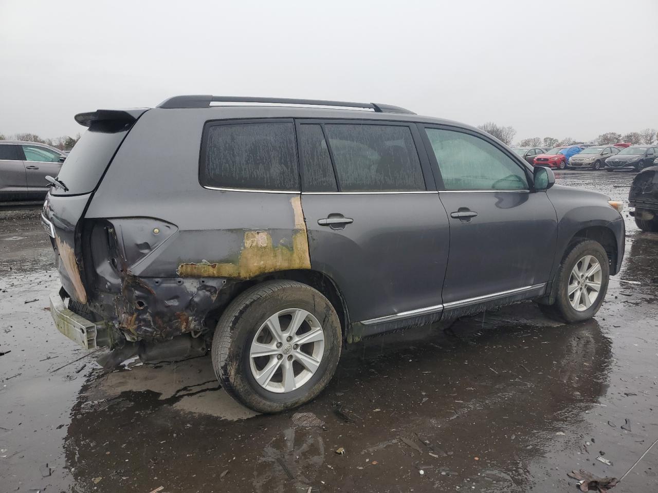 2012 Toyota Highlander VIN 5TDBK3EH9CS111442 Copart auction photo, rear end / minor dent/scratches damage thumbnail 3