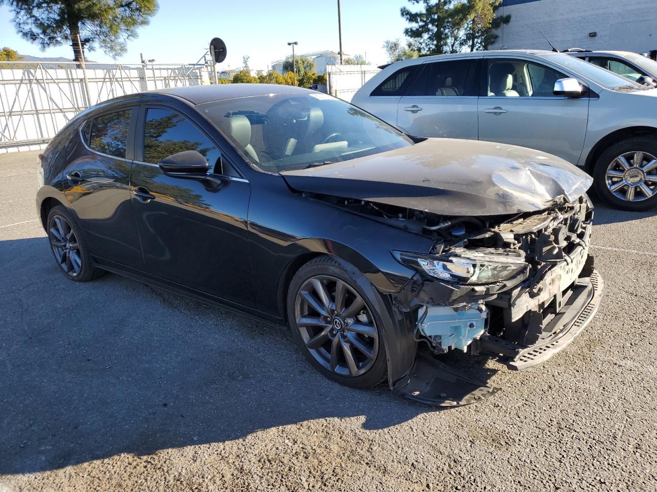 2021 Mazda 3 VIN JM1BPAKL1M1336810 Copart auction photo, front end damage thumbnail 4