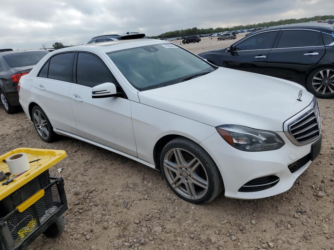 2014 Mercedes-Benz E-klasse VIN WDDHF5KB5EB038824 Copart auction photo, normal wear damage thumbnail 4