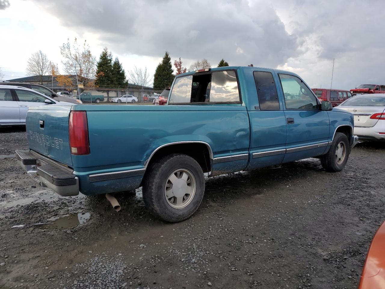 1997 Chevrolet Silverado VIN 1GCEC19W2VE151054 Copart auction photo, rear end / side damage thumbnail 3