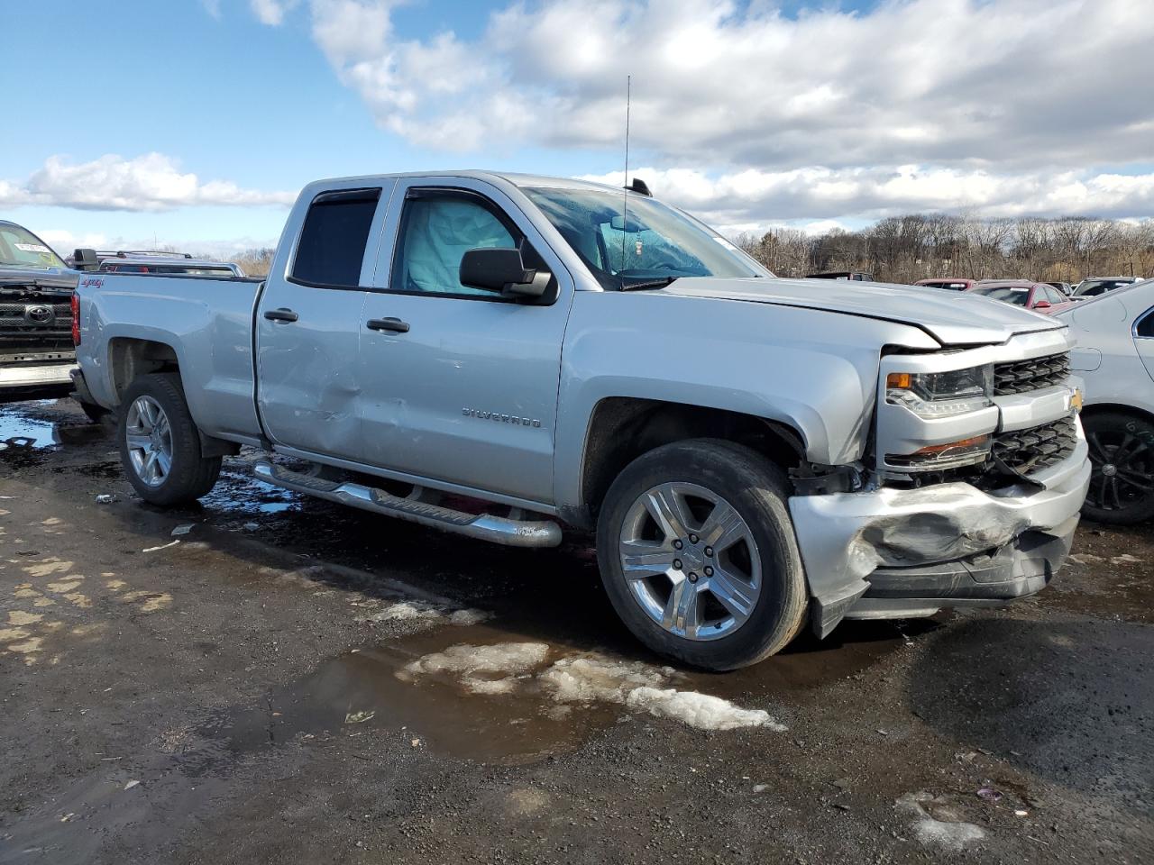 2019 Chevrolet Silverado VIN 2GCVKMEC5K1193151 Copart auction photo, front end / side damage thumbnail 4