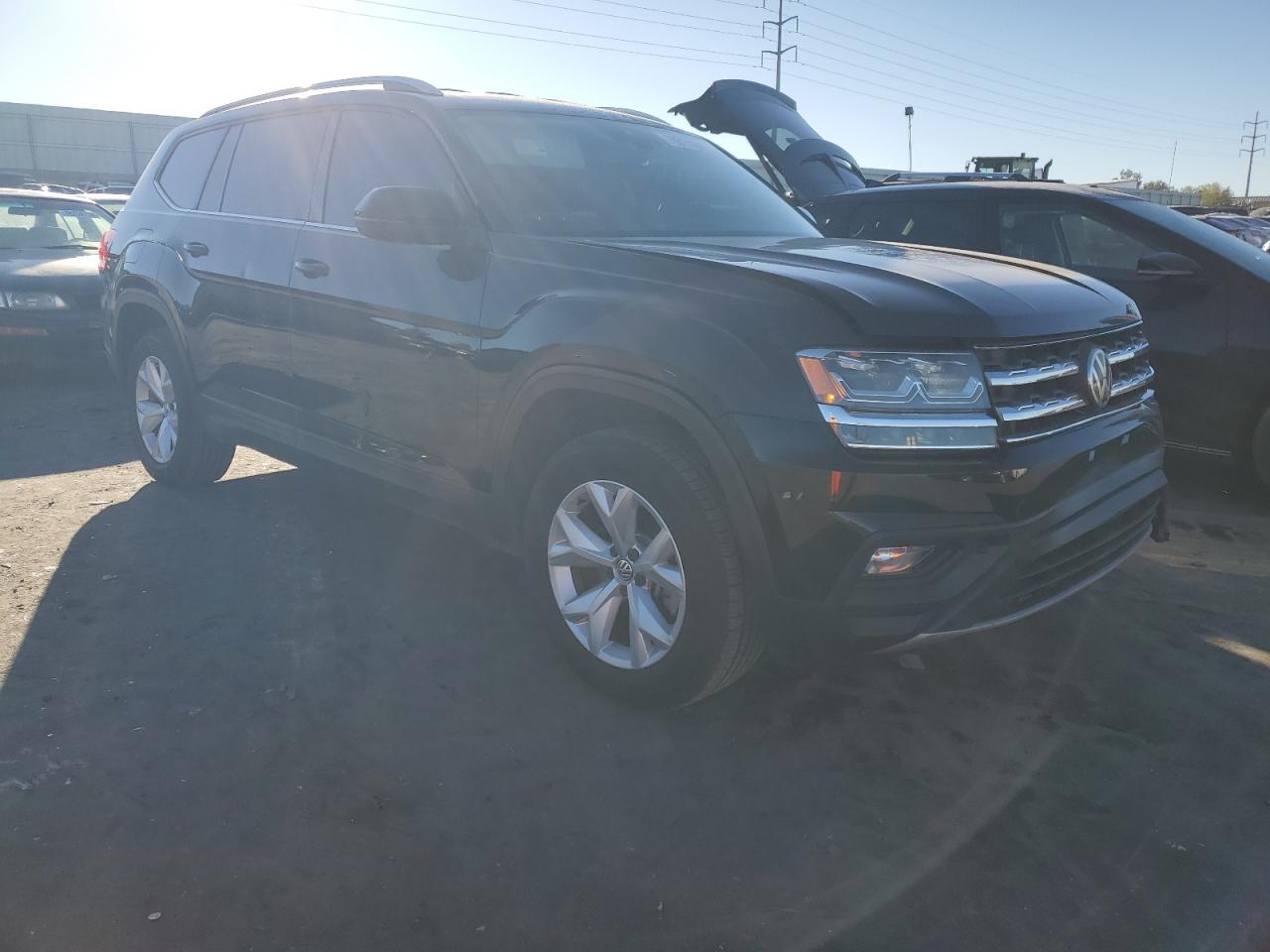 2018 Volkswagen Atlas VIN 1V2DR2CA0JC582333 Copart auction photo, front end damage thumbnail 4