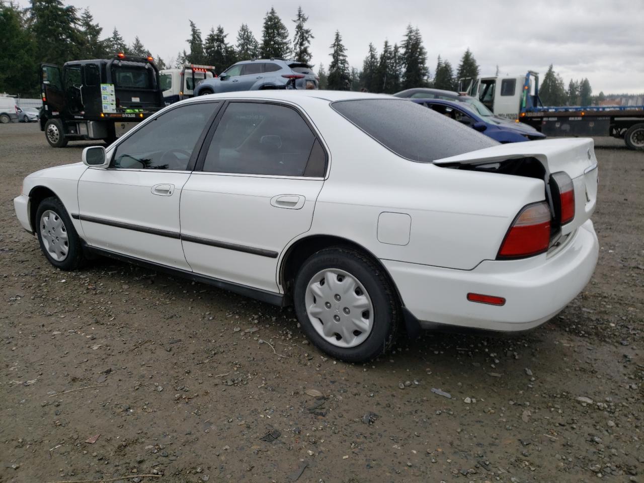 1996 Honda Accord VIN 1HGCD5639TA158062 Copart auction photo, rear end damage thumbnail 2