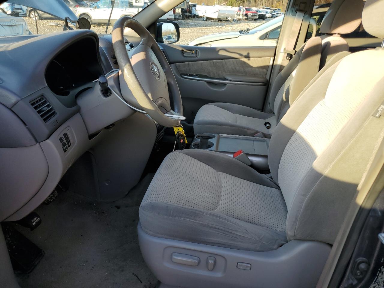 2007 Toyota Sienna VIN 5TDBK23C67S004923 Copart auction photo, minor dent/scratches damage thumbnail 7