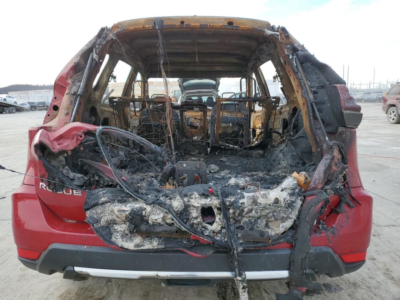 2017 Nissan Rogue VIN JN8AT2MTXHW397631 Copart auction photo, burn damage thumbnail 6