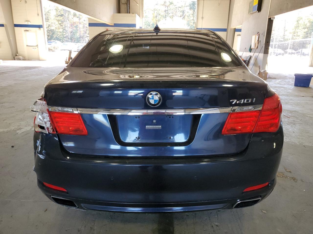 2011 BMW 7er VIN WBAKA4C53BC392488 Copart auction photo, all over / undercarriage damage thumbnail 6