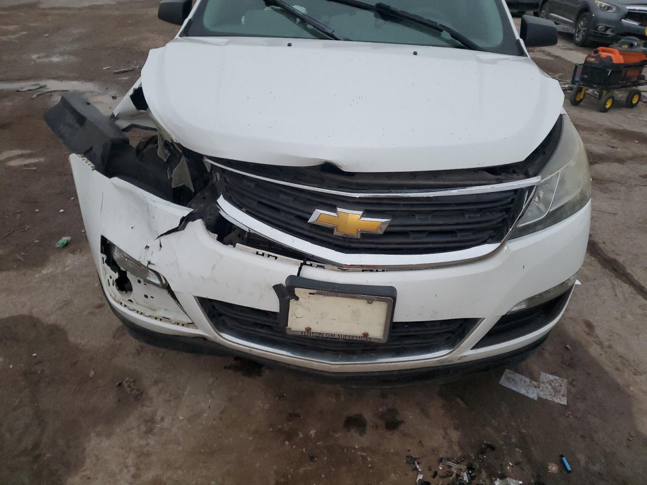 2016 Chevrolet Traverse VIN 1GNKRFKD0GJ158674 Copart auction photo, front end / minor dent/scratches damage thumbnail 14