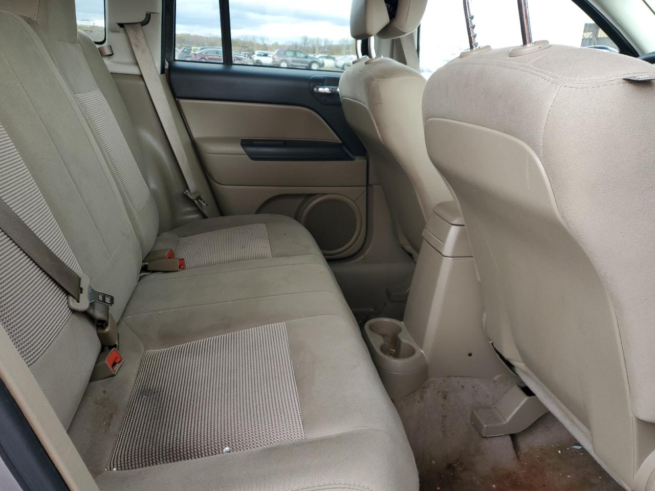 2016 Jeep Compass VIN 1C4NJCBA6GD559954 Copart auction photo, rear end / minor dent/scratches damage thumbnail 11