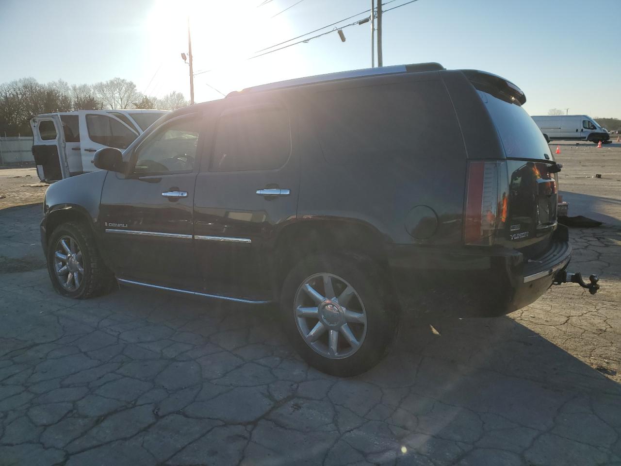 2009 GMC Yukon VIN 1GKFK03219J116191 Copart auction photo, side / front end damage thumbnail 2