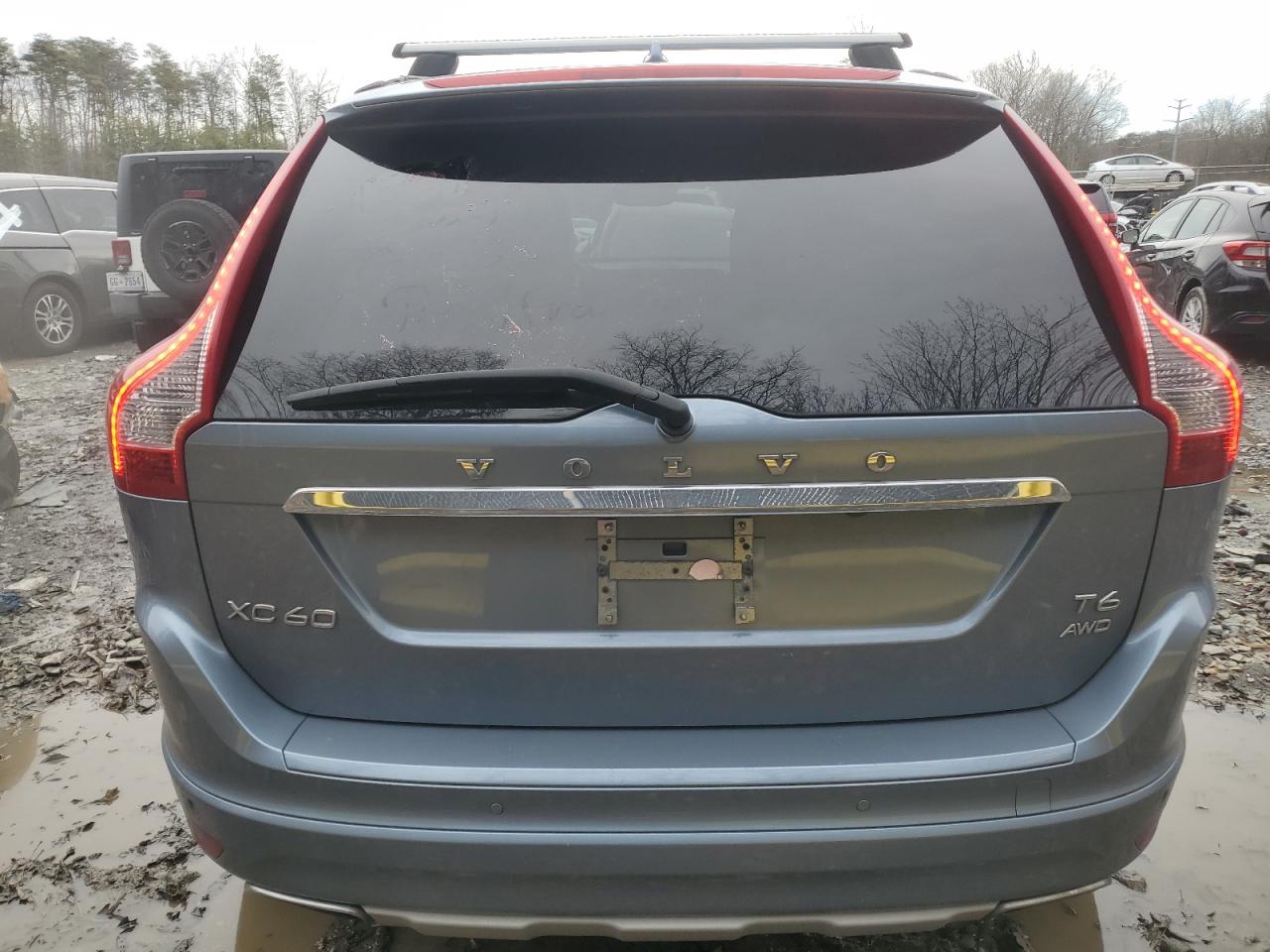 2017 Volvo XC60 VIN YV449MRUXH2068758 Copart auction photo, front end / side damage thumbnail 6