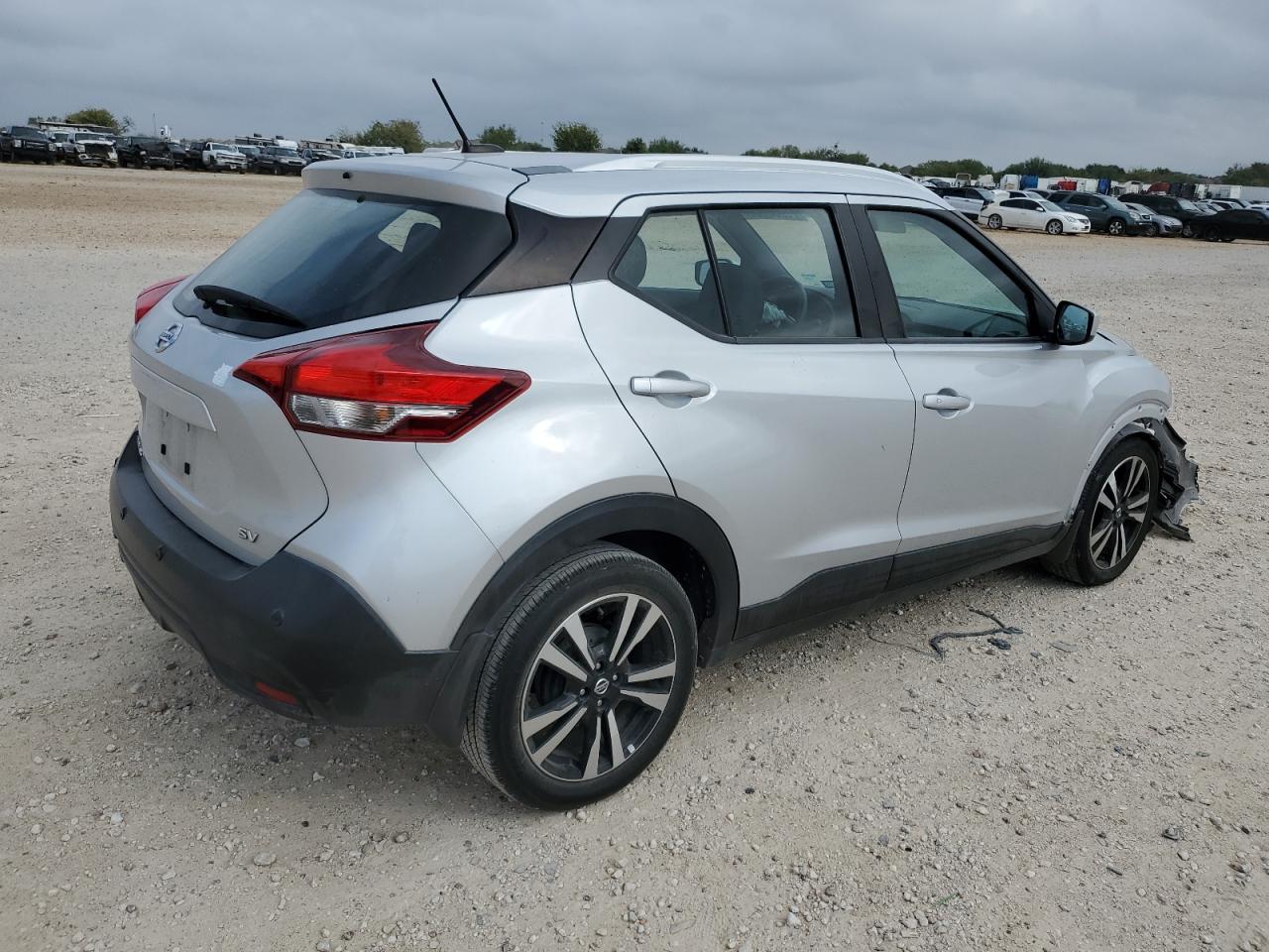 2020 Nissan Kicks VIN 3N1CP5CVXLL539524 Copart auction photo, front end damage thumbnail 3