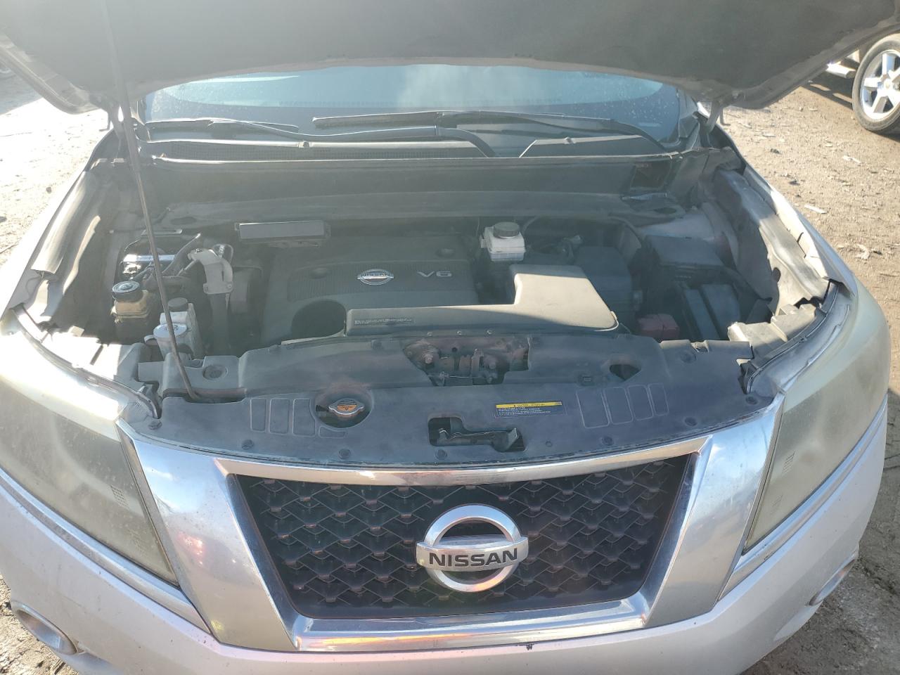 2013 Nissan Pathfinder VIN 5N1AR2MN6DC677906 Copart auction photo, front end / minor dent/scratches damage thumbnail 11
