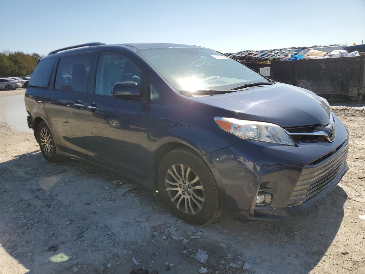 2020 Toyota Sienna VIN 5TDYZ3DC6LS028479 Copart auction photo, rear end damage thumbnail 4