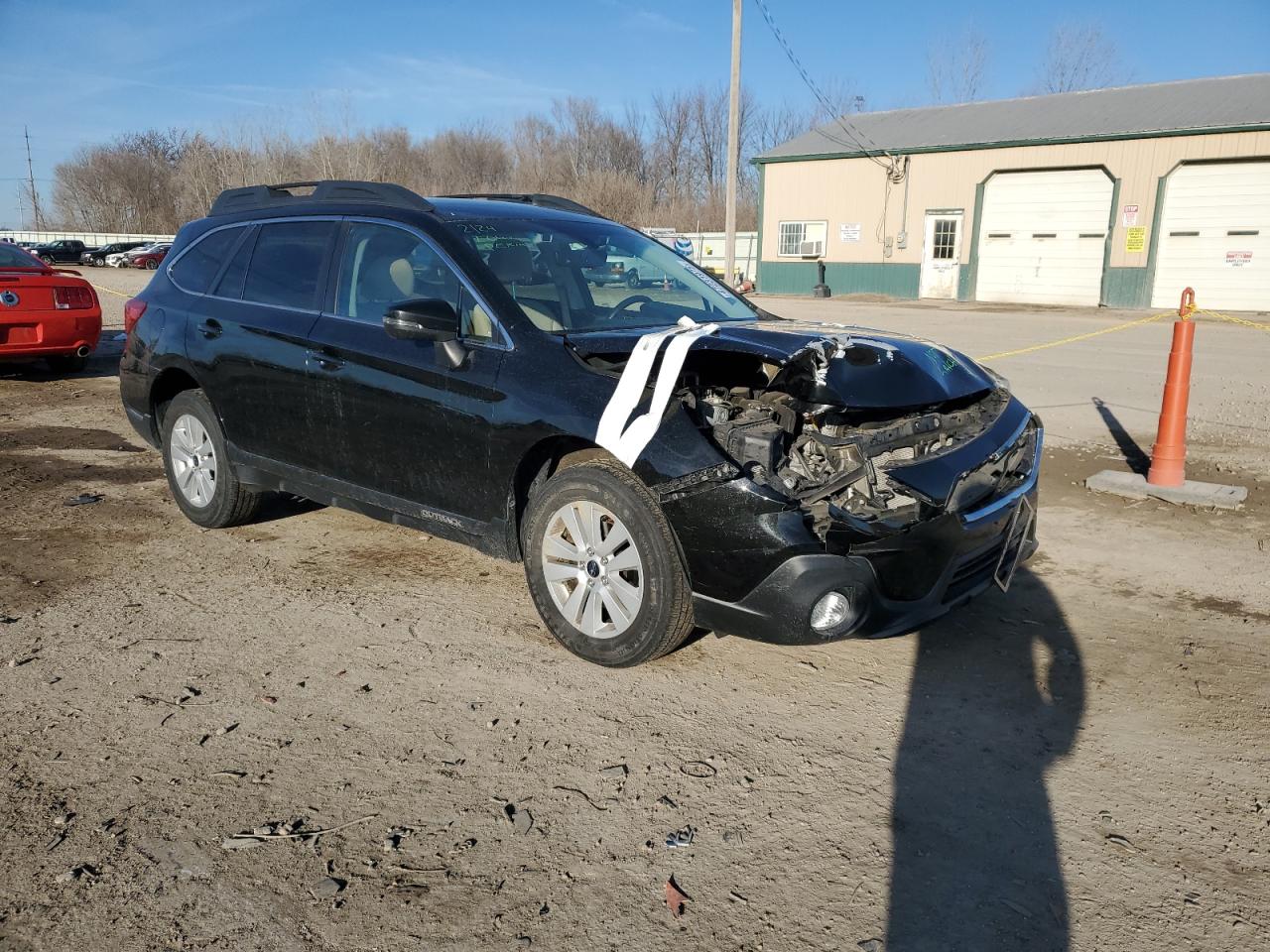 2019 Subaru Outback VIN 4S4BSAFC9K3350346 Copart auction photo, front end damage thumbnail 4