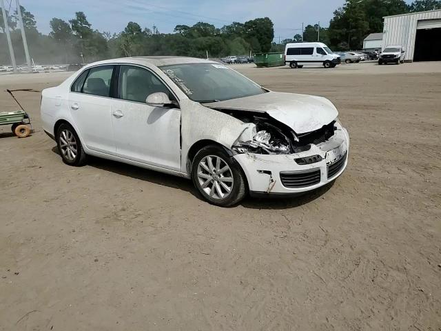 2010 Volkswagen Jetta VIN 3VWRX7AJ1AM023978 Copart auction photo, front end damage thumbnail 11