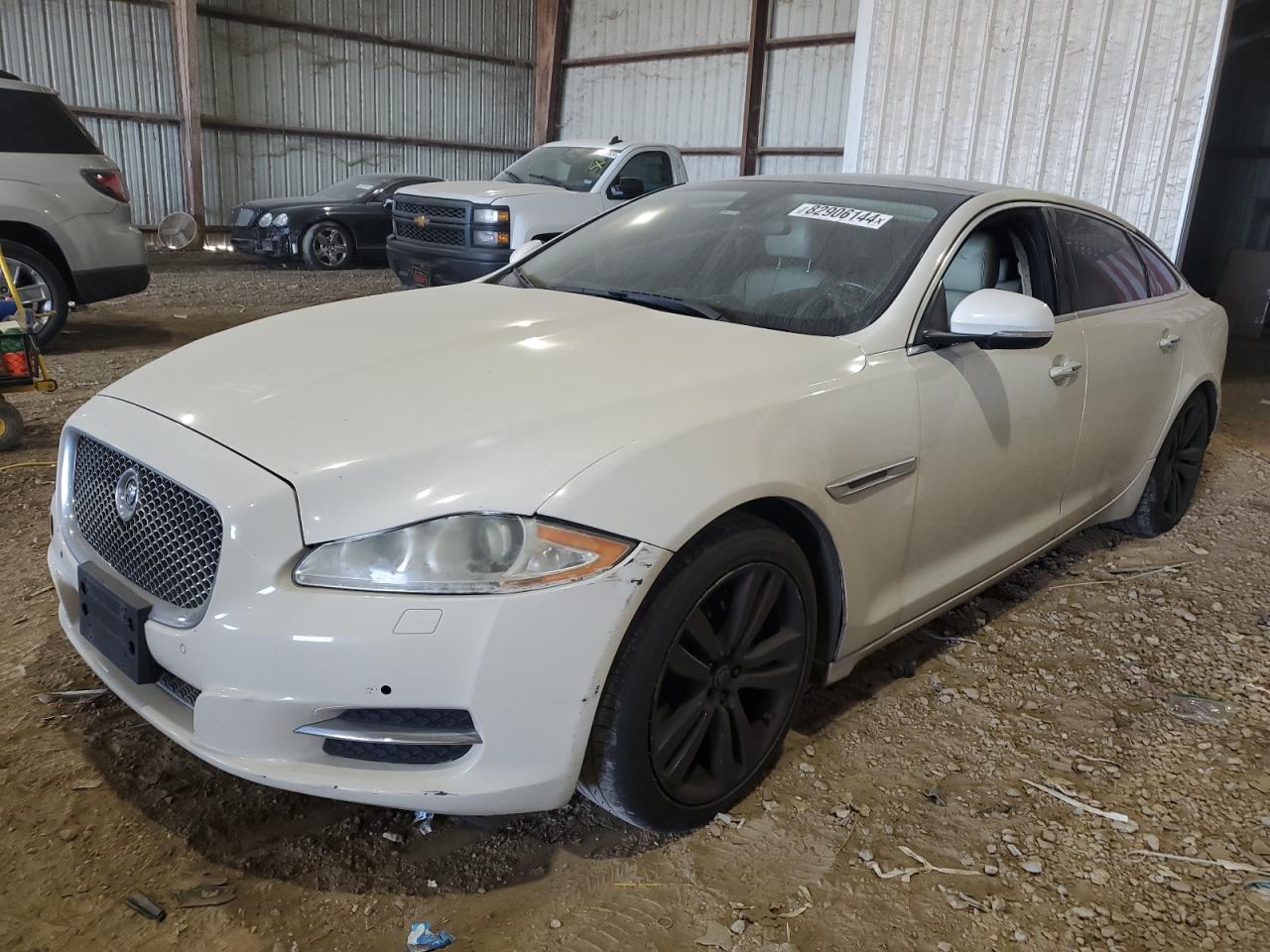 2011 Jaguar XJ VIN SAJWA2GB8BLV01828