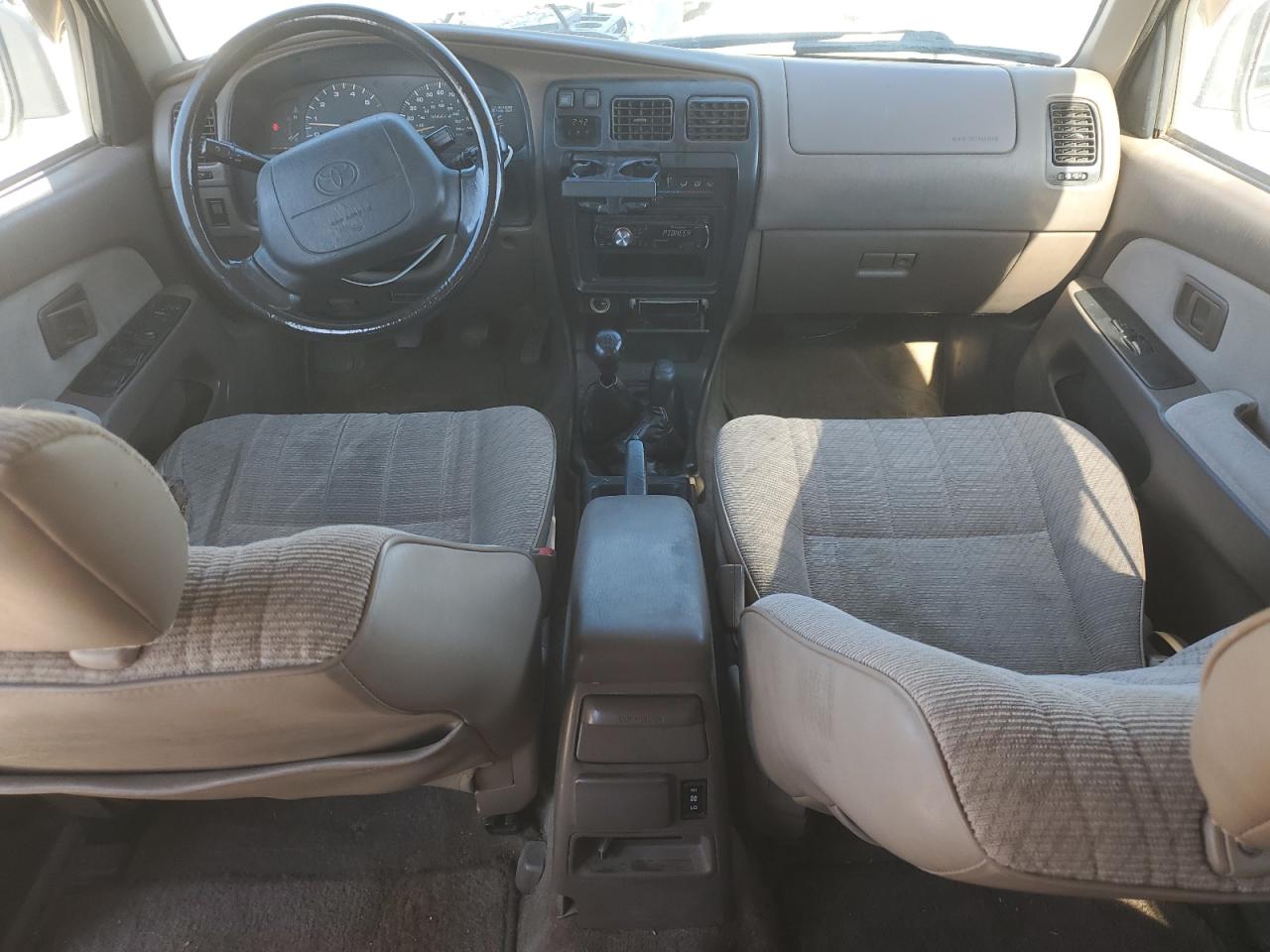 1997 Toyota 4Runner VIN JT3HM84R2V0025461 Copart auction photo, front end / minor dent/scratches damage thumbnail 8