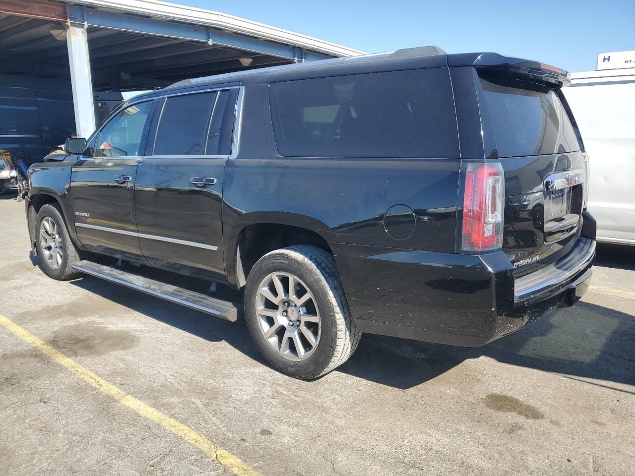 2016 GMC Yukon VIN 1GKS2HKJ0GR333171 Copart auction photo, front end damage thumbnail 2