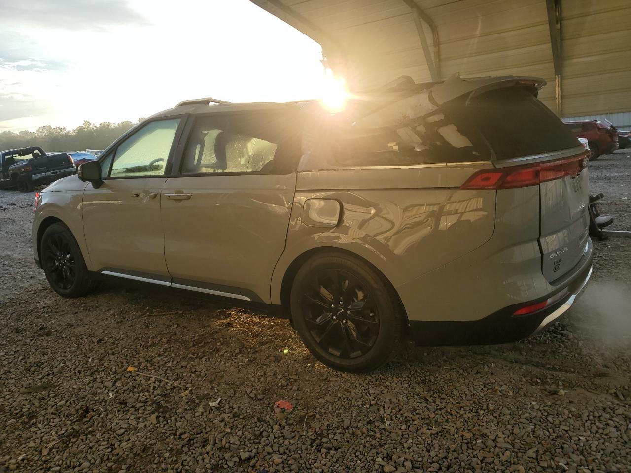 2023 KIA Carnival VIN KNDNE5H33P6217228 Copart auction photo, top/roof / front end damage thumbnail 2