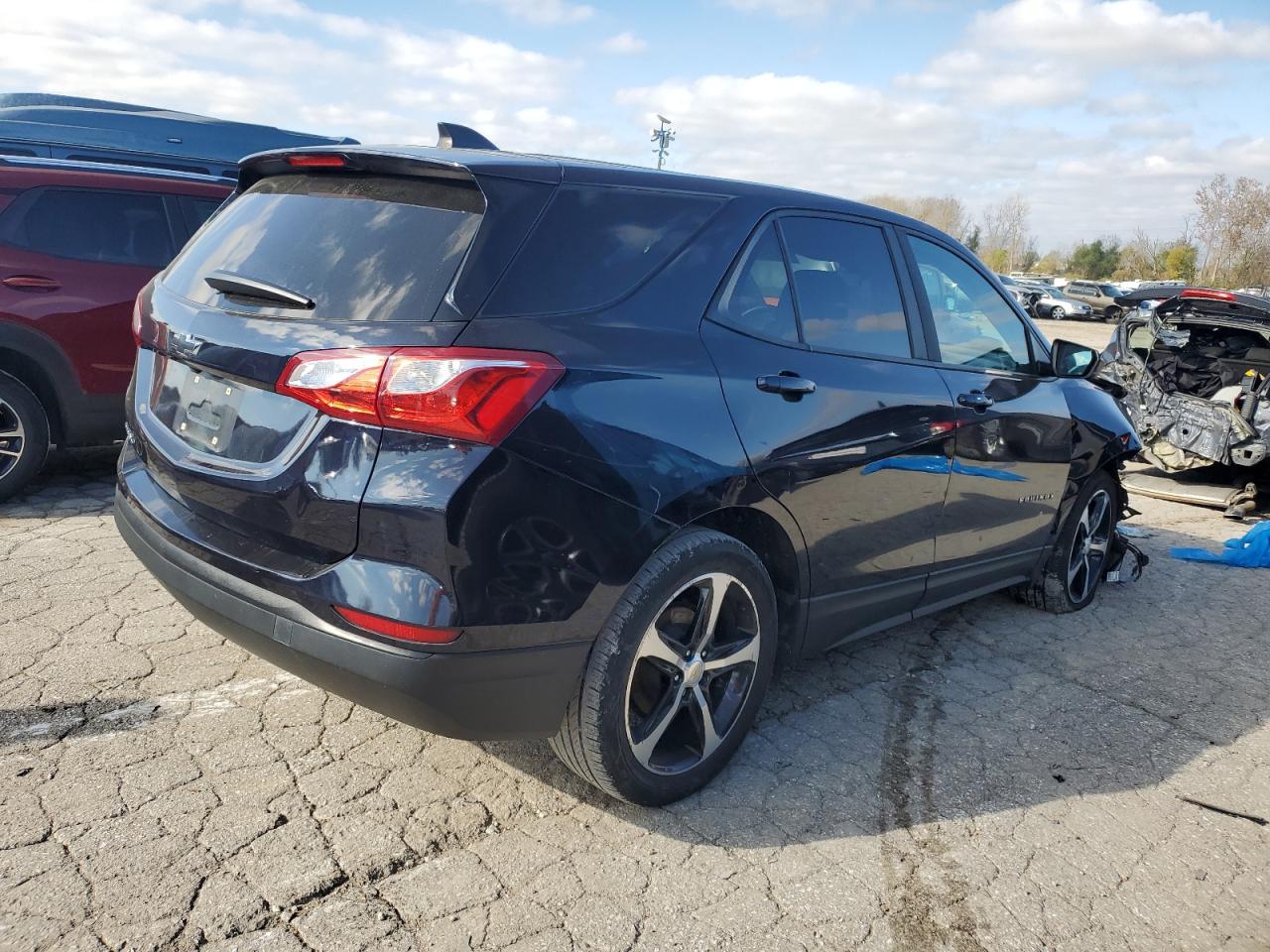 2020 Chevrolet Equinox VIN 2GNAXHEVXL6108082 Copart auction photo, front end damage thumbnail 3