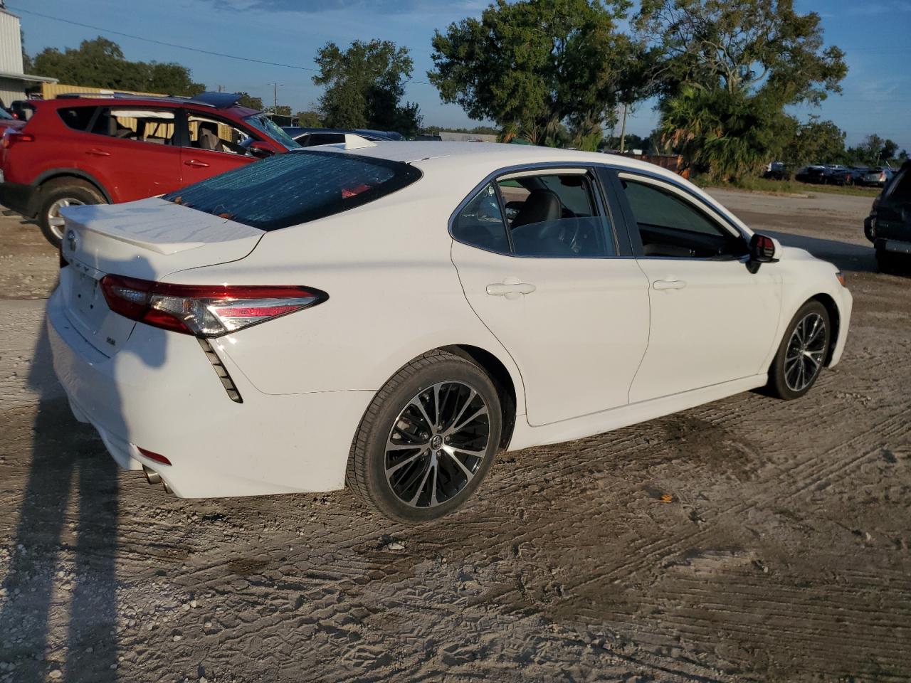 2019 Toyota Camry VIN 4T1B11HK5KU195943 Copart auction photo, water/flood damage thumbnail 3