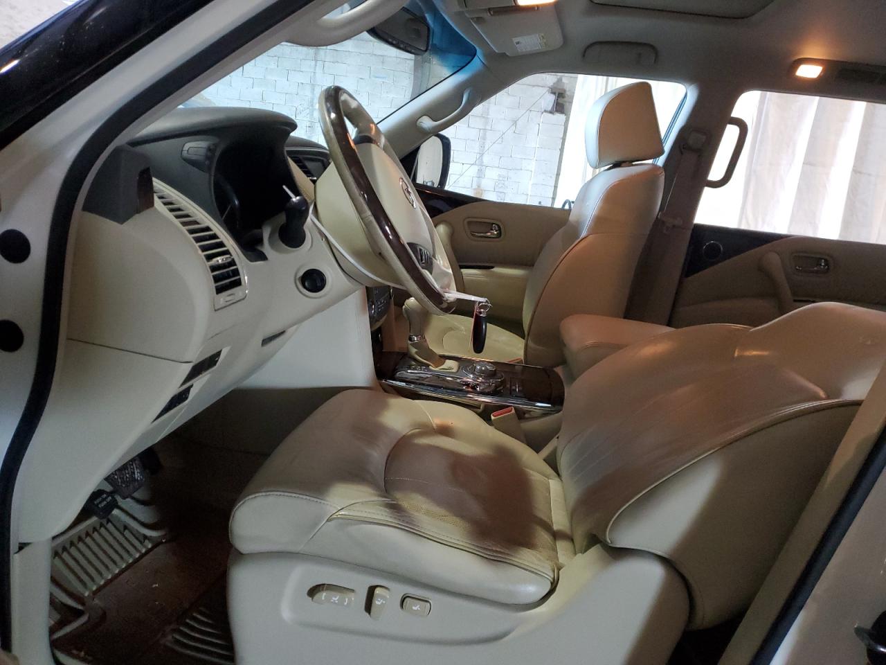 2011 Infiniti QX56 VIN JN8AZ2NEXB9001914 Copart auction photo, front end / minor dent/scratches damage thumbnail 7