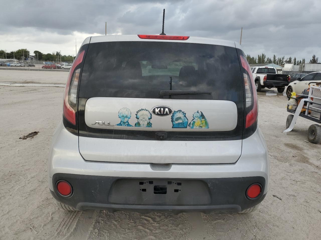 2017 KIA Soul VIN KNDJN2A23H7421537 Copart auction photo, front end / minor dent/scratches damage thumbnail 6