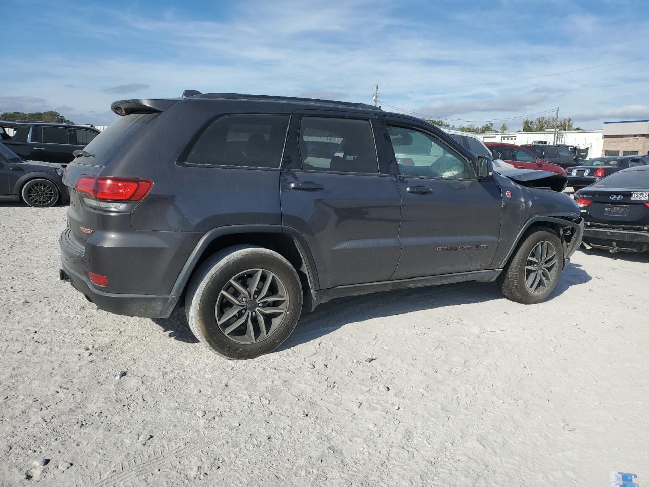 2020 Jeep Grand Cherokee VIN 1C4RJFLG0LC263026 Copart auction photo, mechanical / front end damage thumbnail 3