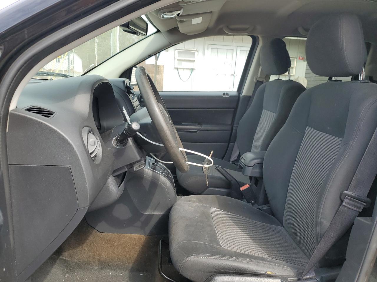 2016 Jeep Compass VIN 1C4NJDBB9GD638601 Copart auction photo, side / minor dent/scratches damage thumbnail 7